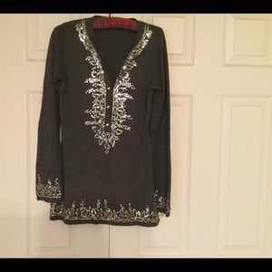 Beautiful tunic sweater with sequins trim
